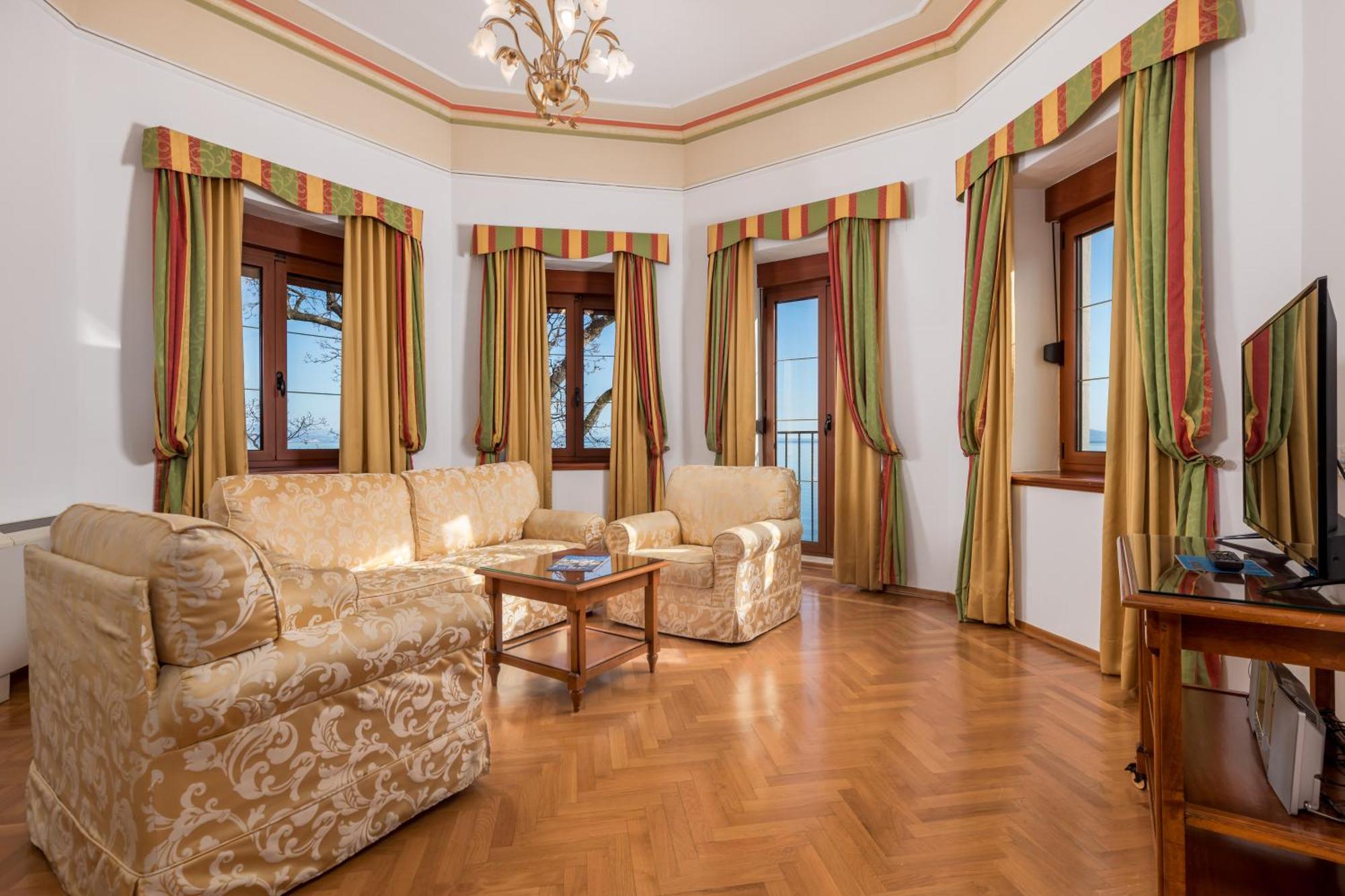 Hotel Miramar Οπατία Εξωτερικό φωτογραφία